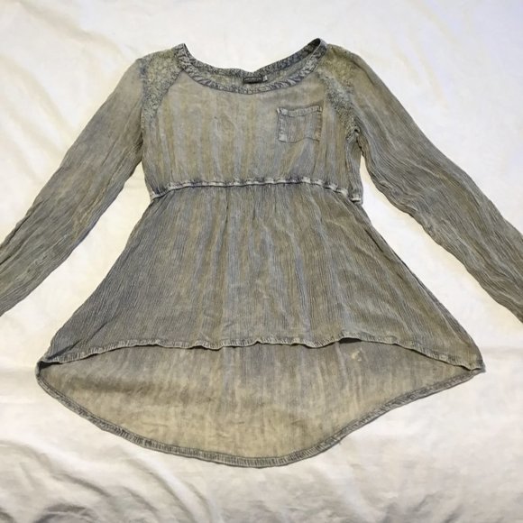 EARTHBOUND Two-tone Top with Floral Lace Accents - Picture 8 of 12